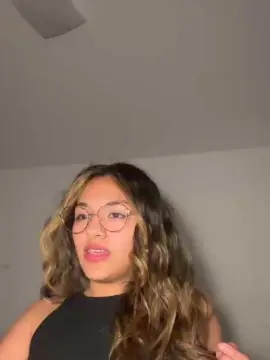 Emi444  live sex cam