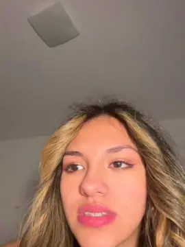 Emi444  live sex cam