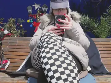 French_Claire25  live sex cam