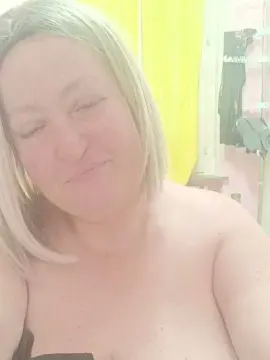 Veronica237  live sex cam