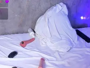 MelanyHolsen  live sex cam