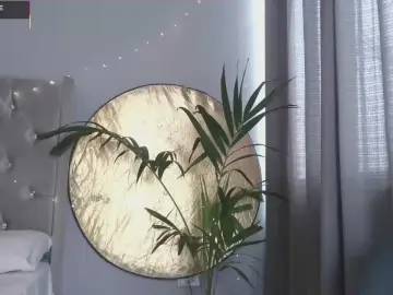 MiniKunis  live sex cam