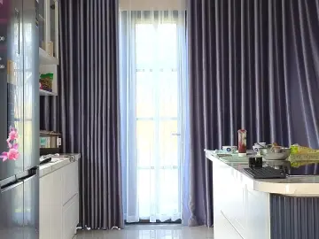 Hot_ass_18  live sex cam