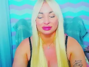 LuxuriaBabe  live sex cam
