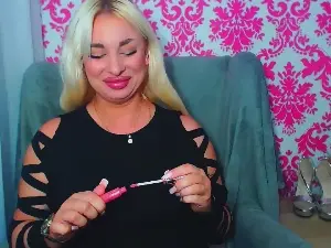 LuxuriaBabe  live sex cam