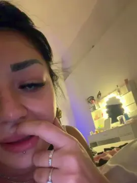Butterfly2  live sex cam