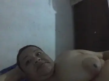 Shanel699  live sex cam