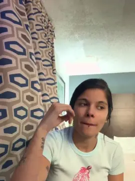 Millz31  live sex cam