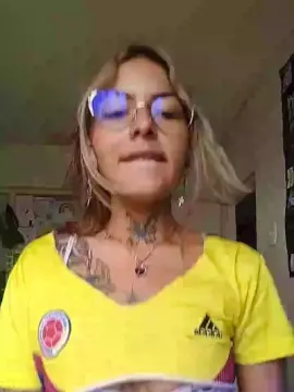 Evafuckass  live sex cam