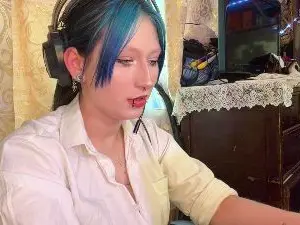 DarbyRoussell  live sex cam