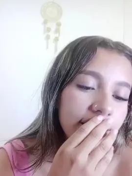 Liahot69  live sex cam