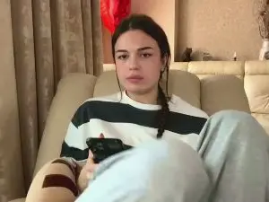 BrianaYearick  live sex cam