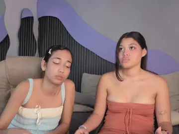 Hotlittlekitty1  live sex cam