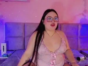 Lushie_love  live sex cam