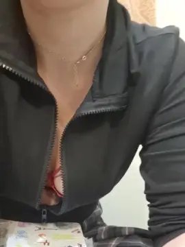 Milifalcone  live sex cam