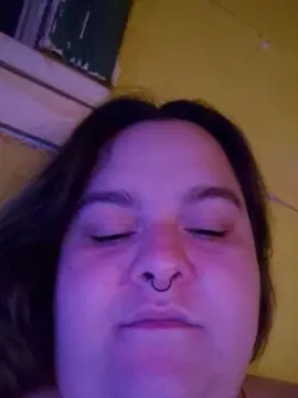 Bee_love26  live sex cam