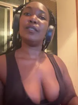 Qqissopreta  live sex cam