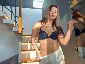 GenevaQazi  live sex cam