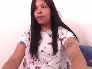 Lucypetty  live sex cam