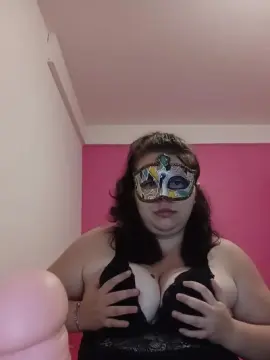 Margaux32  live sex cam
