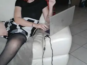 Slutfrench  live sex cam