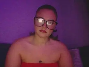 Izzxox  live sex cam