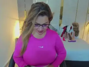 Gisela27  live sex cam