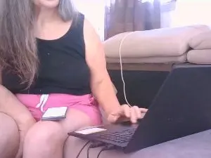 Luacomporta  live sex cam