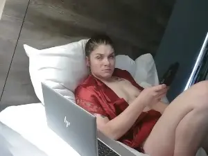 Deziraestarz  live sex cam