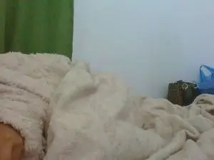 Maeva61  live sex cam