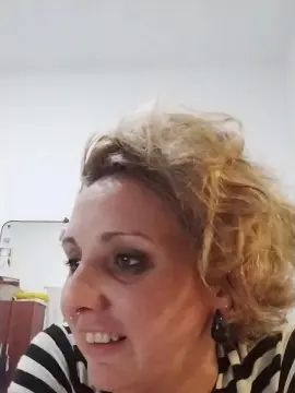 DeliciosaHelen  live sex cam