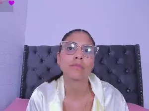 LunaRossie  live sex cam