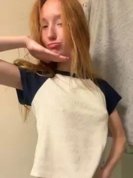 Littlee_redd  live sex cam