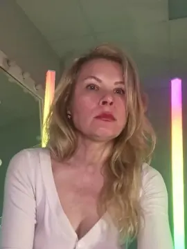 Julia__Giulia  live sex cam