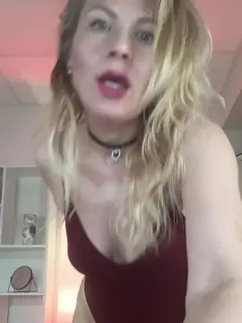 Julia__Giulia  live sex cam