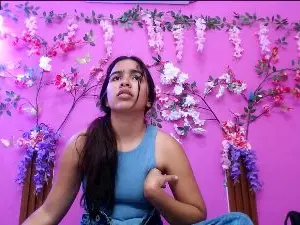 Skinnysofia18  live sex cam