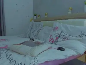 Ayra2  live sex cam