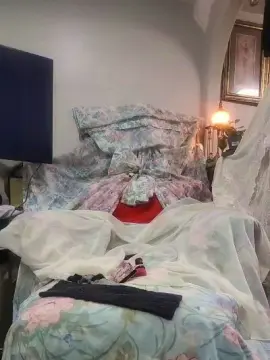 SheALovL3YFLam3  live sex cam