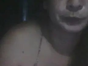 Queenlove4u  live sex cam