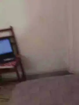 Girltroia  live sex cam