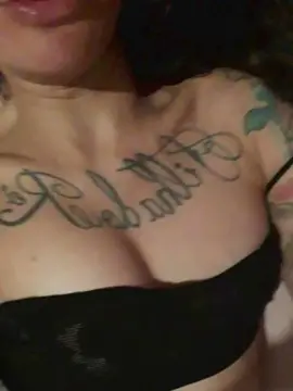 Desejosombrio  live sex cam