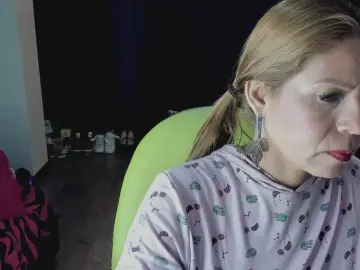 ShirlyvannicelI  live sex cam