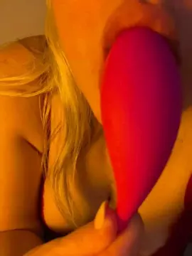 Avril_love1  live sex cam