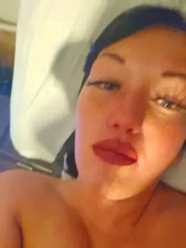 Luvdeebaby92  live sex cam