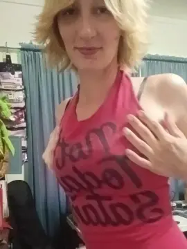 MarilynTheMuse  live sex cam