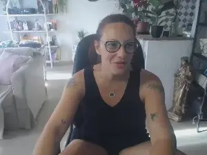 Cerise132  live sex cam