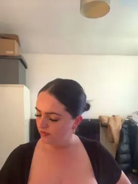 Valentinocherry  live sex cam