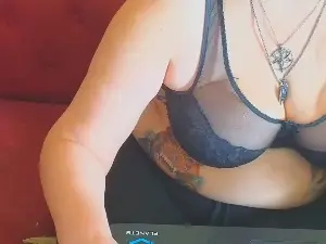 MistressMyna  live sex cam