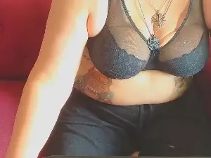 MistressMyna  live sex cam