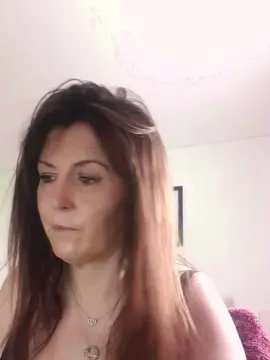 Desiree1951  live sex cam